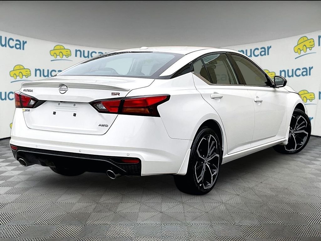 Used 2024 White Nissan 2.5 SR image 6