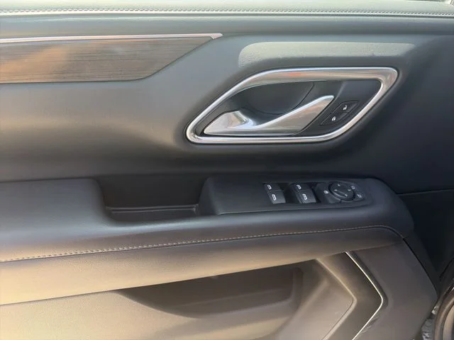 Used 2022 Black GMC SLE image 15