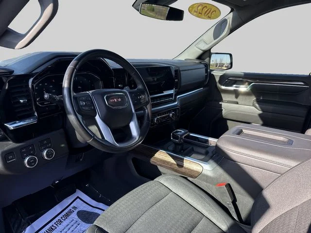 Used 2022 Silver GMC Elevation image 6