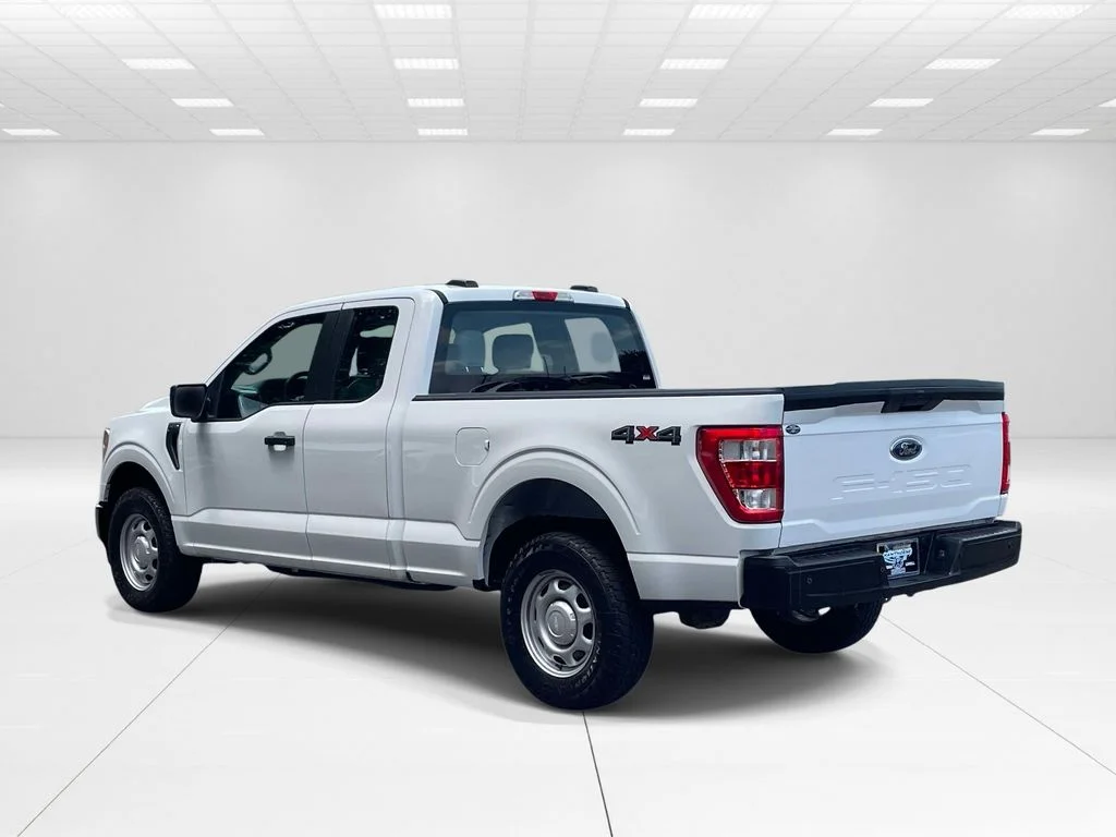 Used 2021 White Ford XL image 4