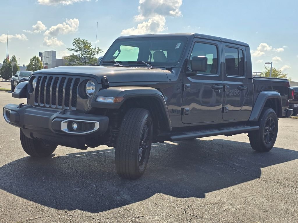 Used 2023 Gray Jeep Sport S image 10