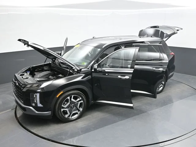 Used 2023 Black Hyundai Limited image 28