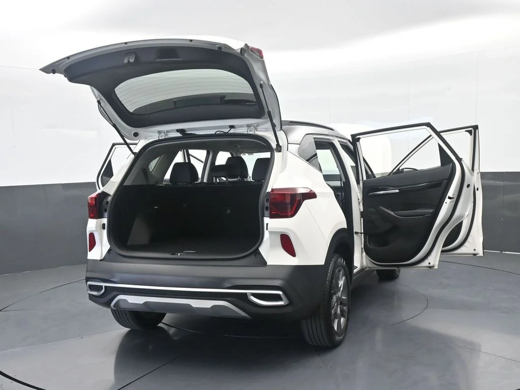 Used 2023 Clear White/Black Roof Kia S image 68