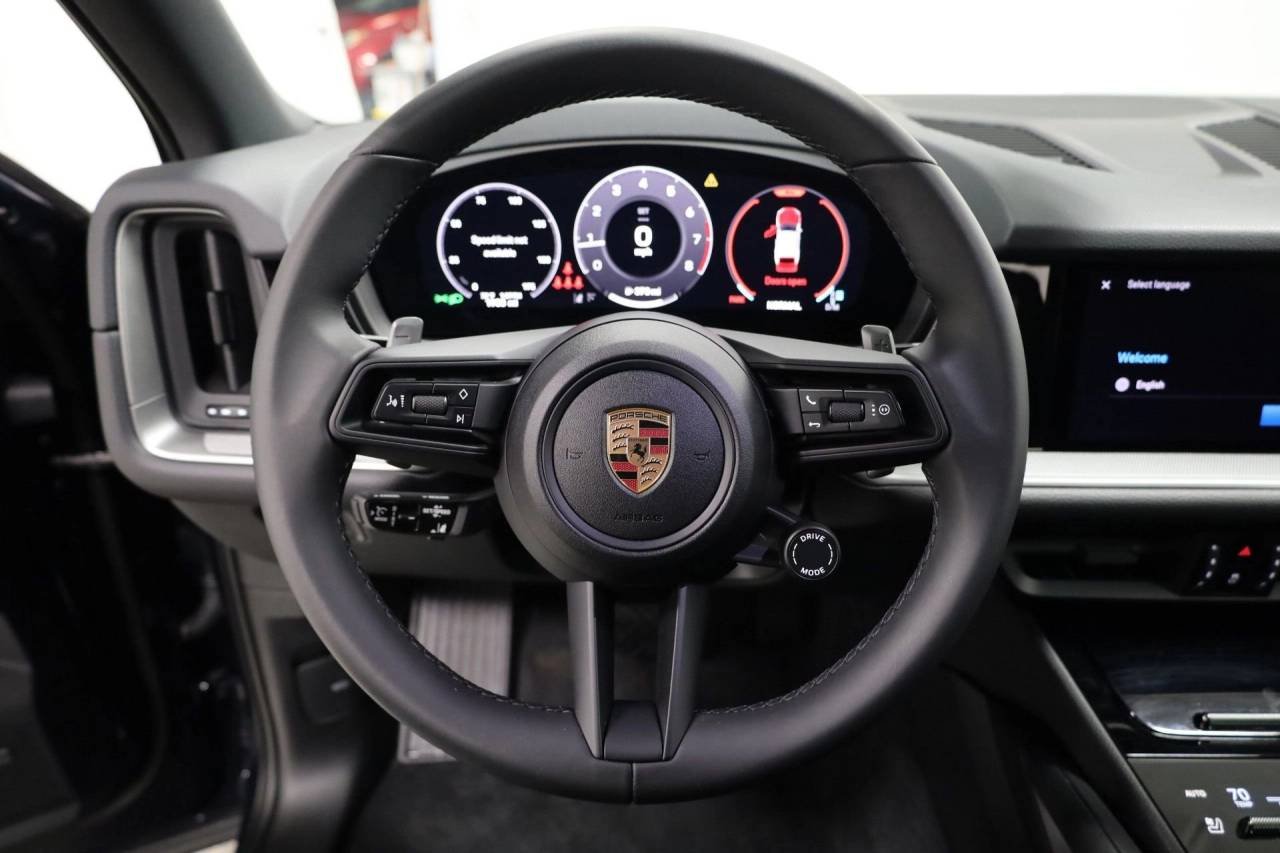 Certified Used 2025 Algarve Blue Metallic Porsche  image 23