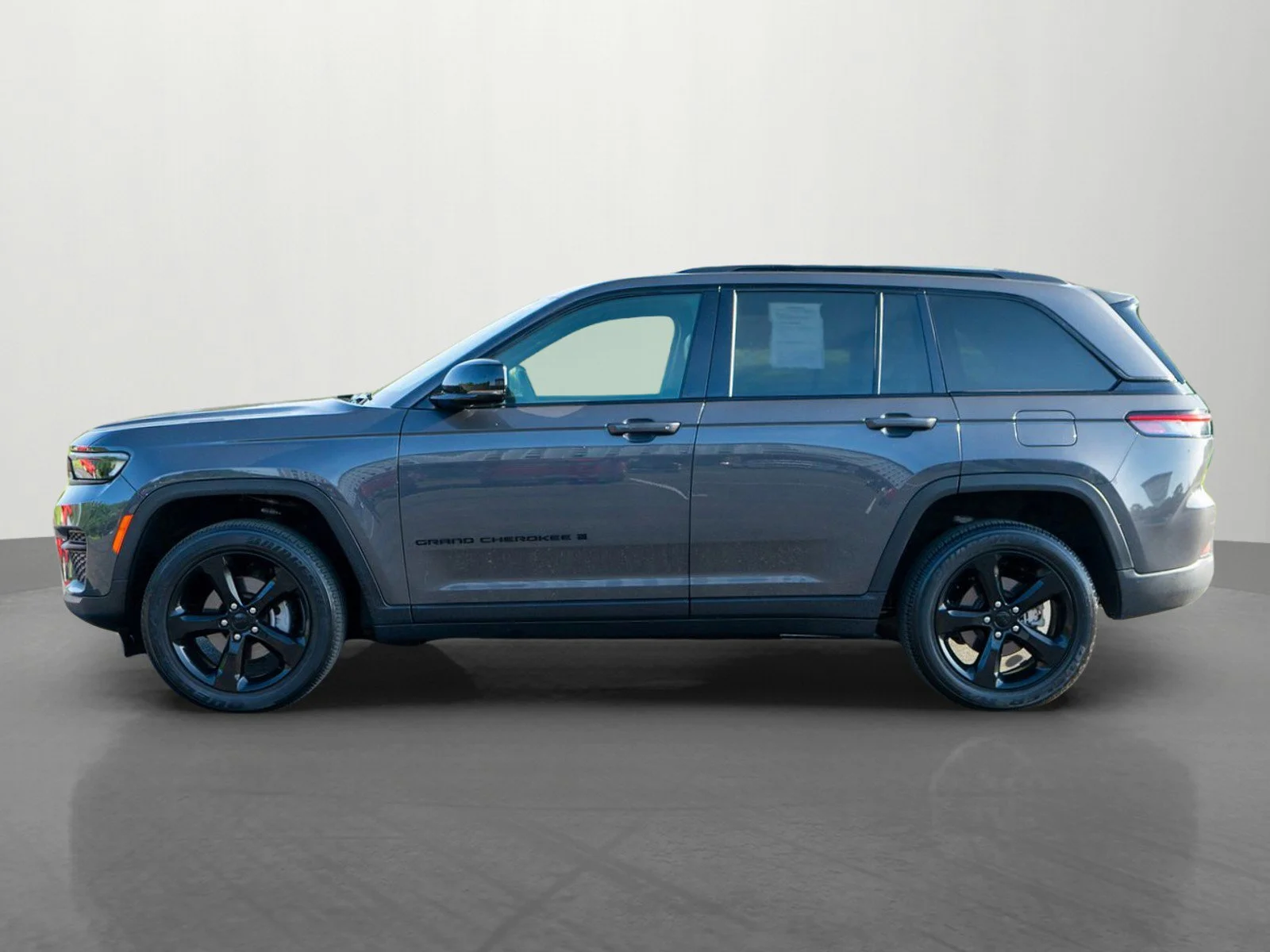 Used 2023 Baltic Gray Metallic Clearcoat Jeep Altitude X image 4