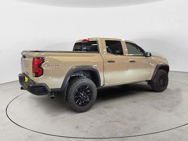 Used 2024  Chevrolet Trail Boss image 5