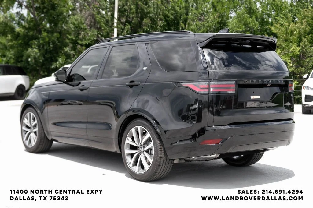 New 2026 Santorini Black Metallic Land Rover Dynamic SE image 8