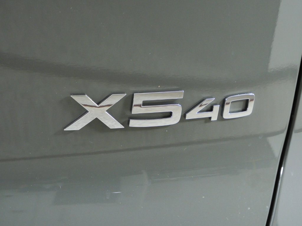 New 2027 Grey Pine Metallic BMW  image 11