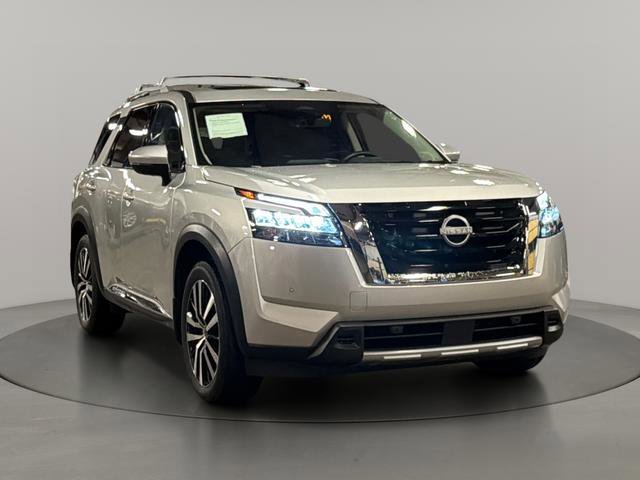 2025 Nissan Pathfinder Platinum 2WD's photo