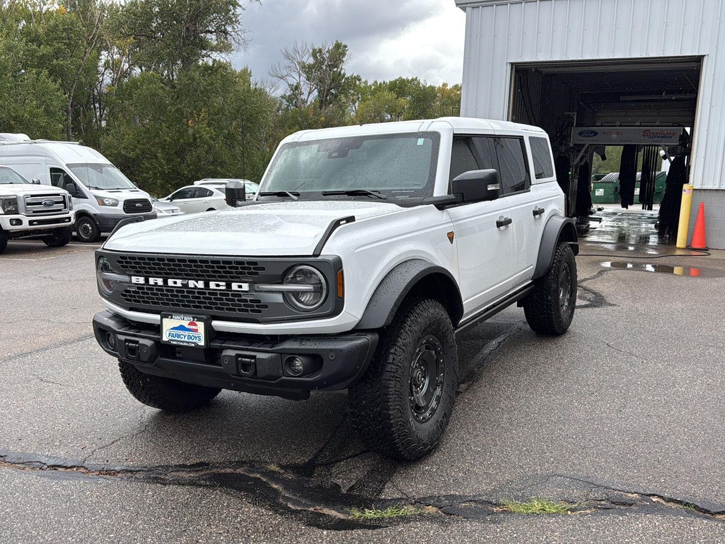 Used 2025 Oxford White Ford Badlands image 1