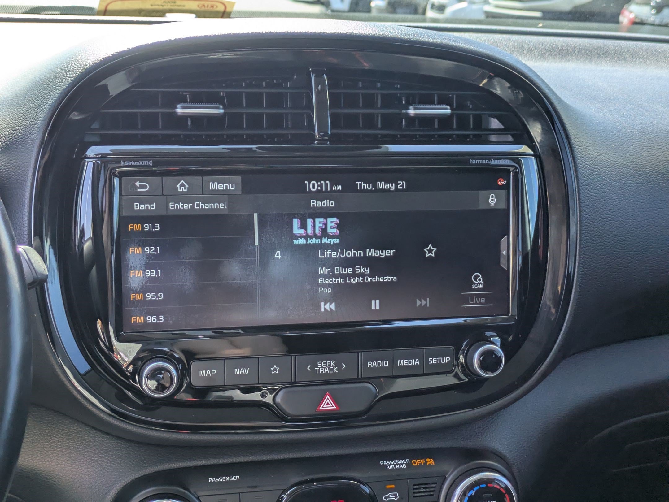 Used 2021 Snow White Pearl Kia Turbo image 22