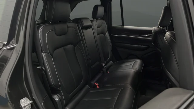 Used 2025 Pearlcoat Jeep Limited image 23