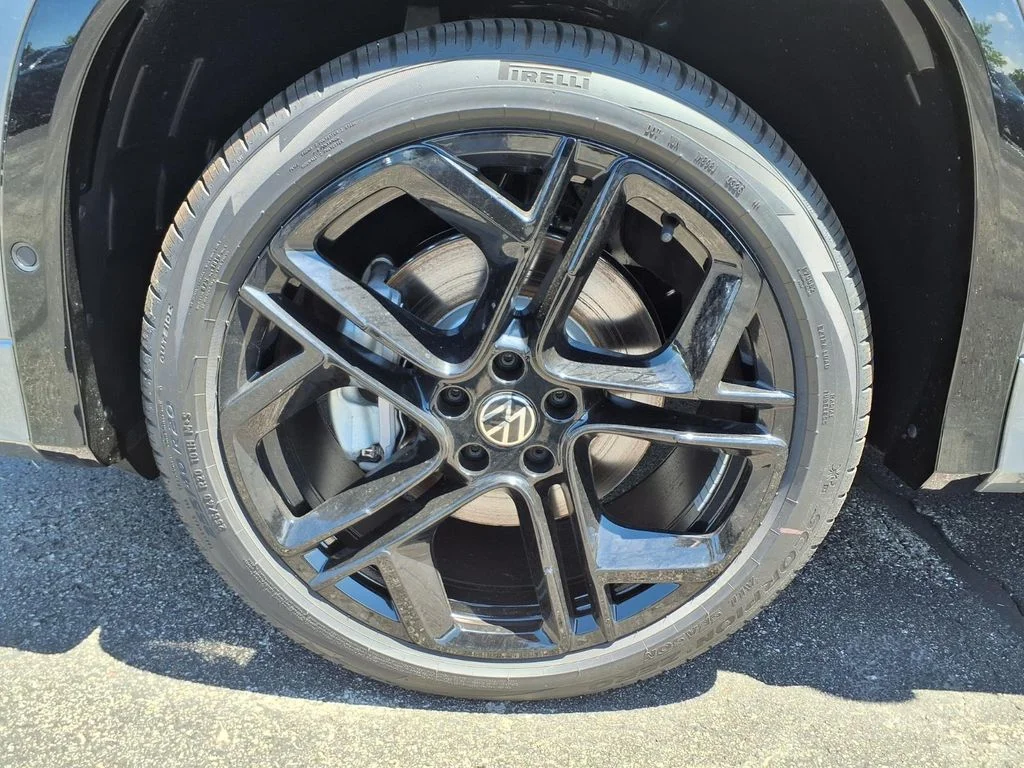 New 2026 Platinum Gray Metallic Volkswagen 2.0T SE R-Line Black image 7