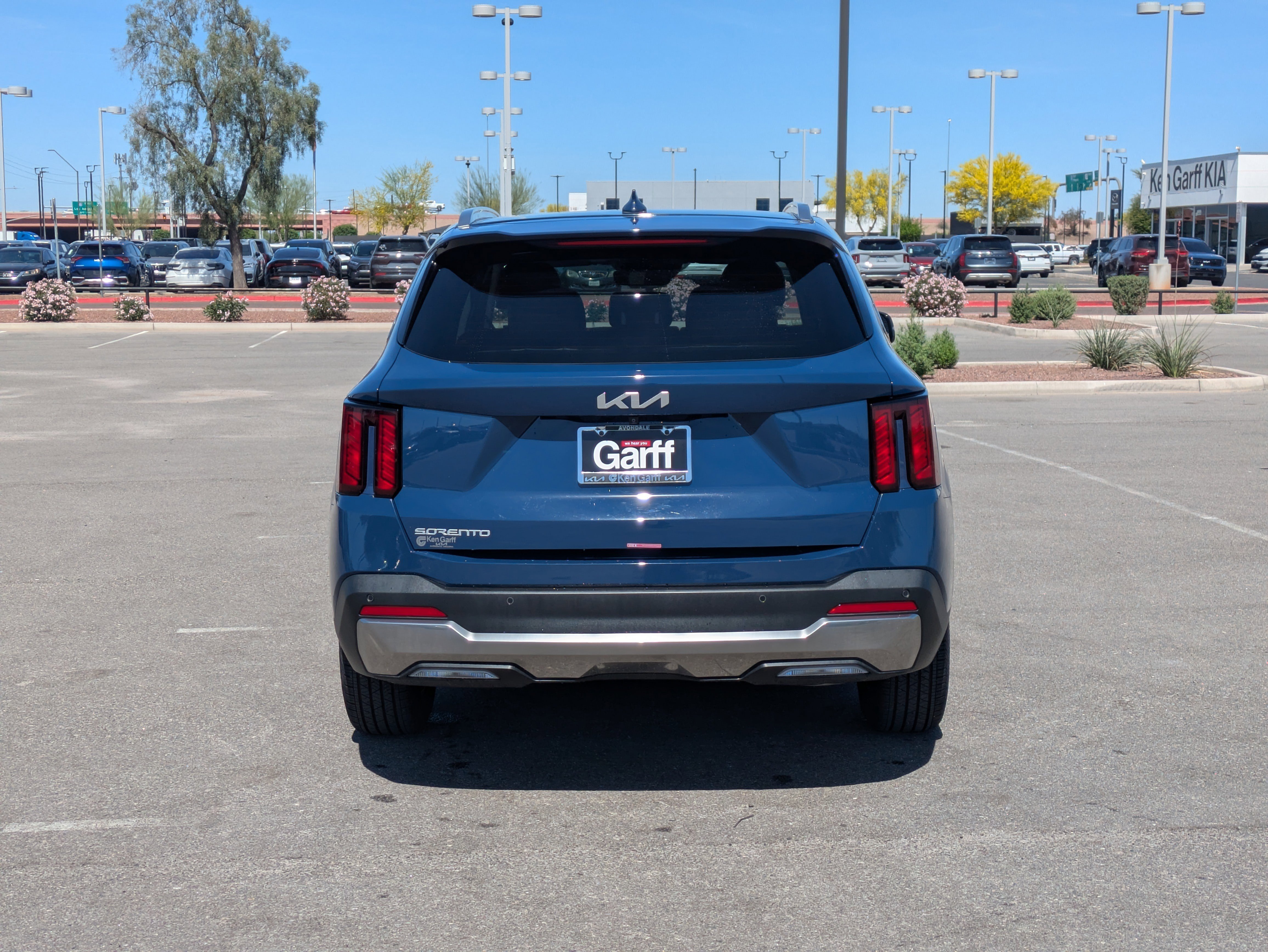 2025 Kia Sorento S - Photo 4