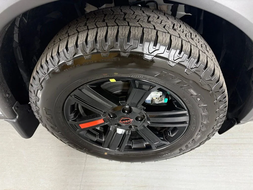 New 2026 Everest White Pearl TriCoat Nissan Rock Creek® image 10