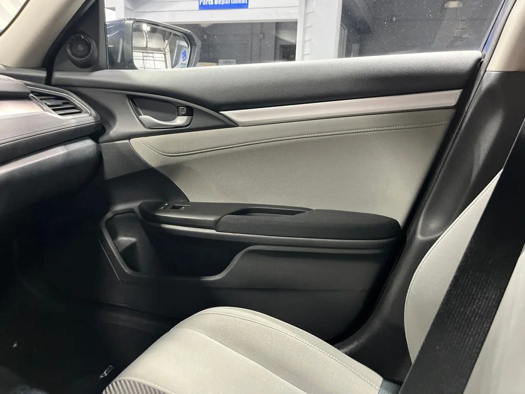 Certified Used 2017  Honda EX-T image 15