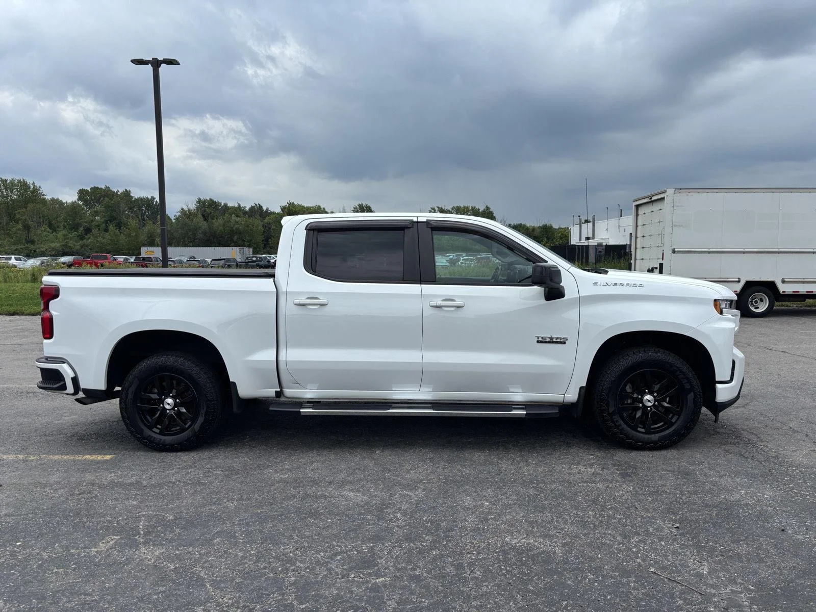 Used 2021 SUMMIT WHITE Chevrolet RST image 8