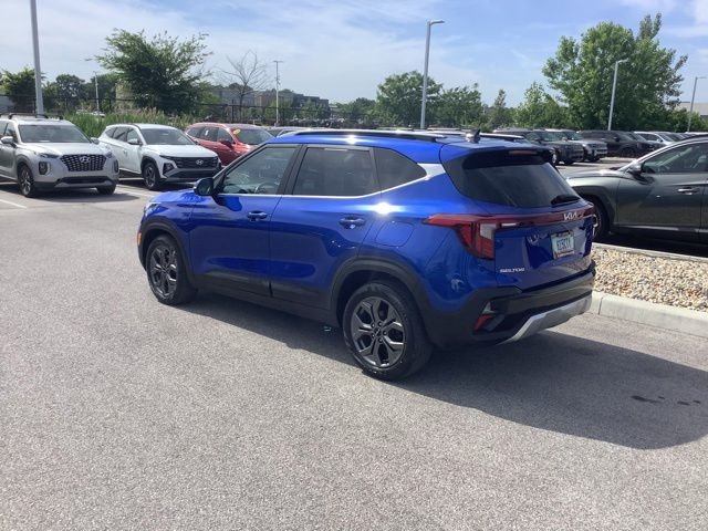 Used 2024 Neptune Blue Kia S image 3