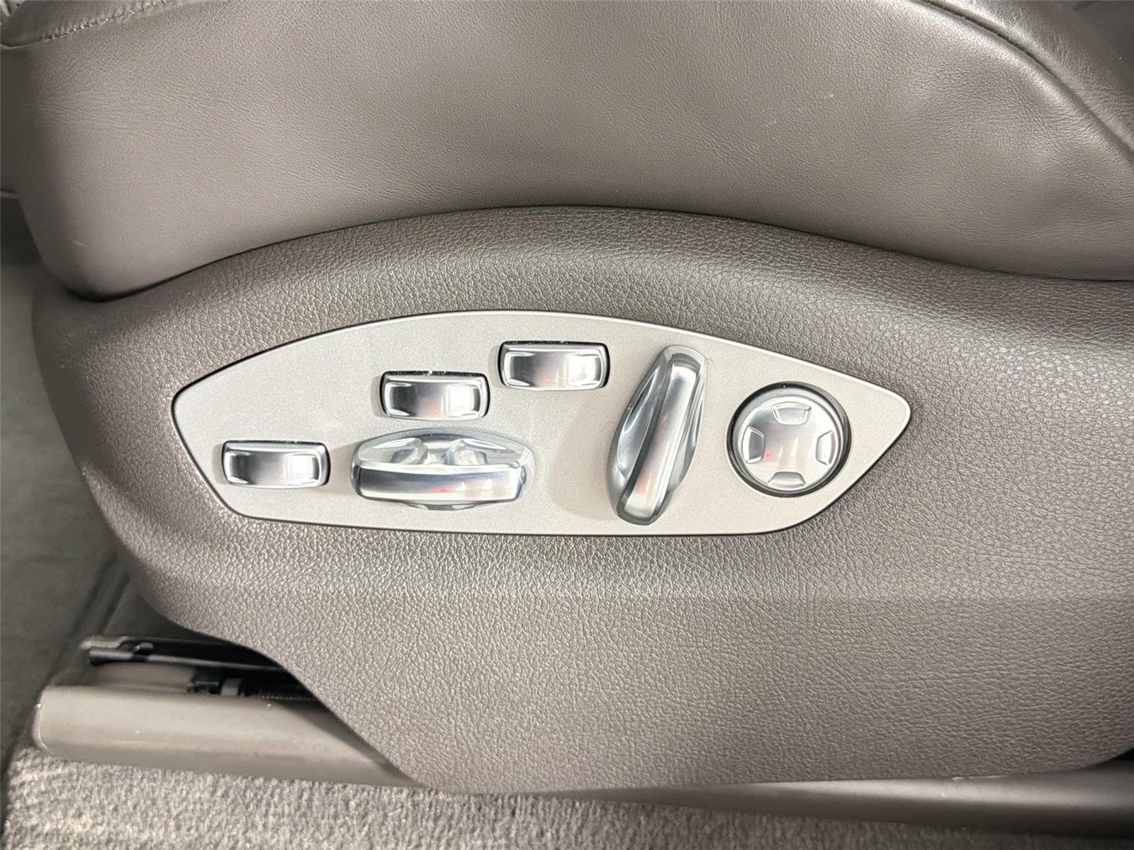 Certified Used 2023 Volcano Grey Metallic Porsche S image 32