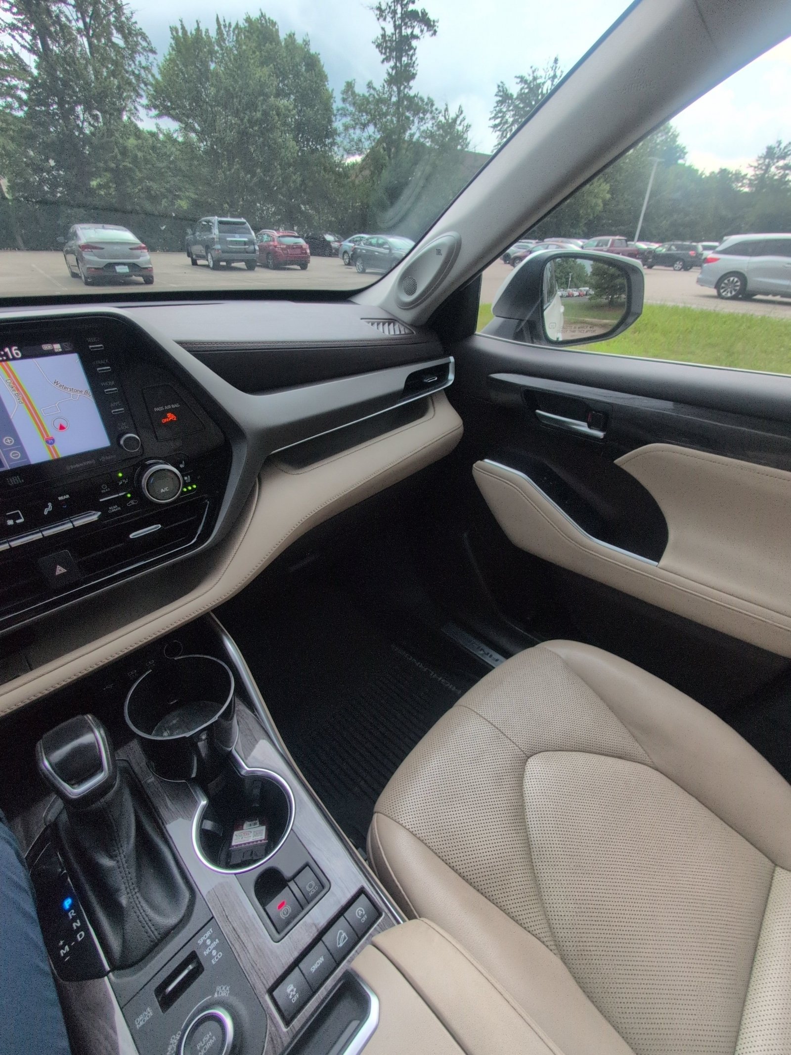 Used 2020 Blizzard Pearl Toyota Limited image 6