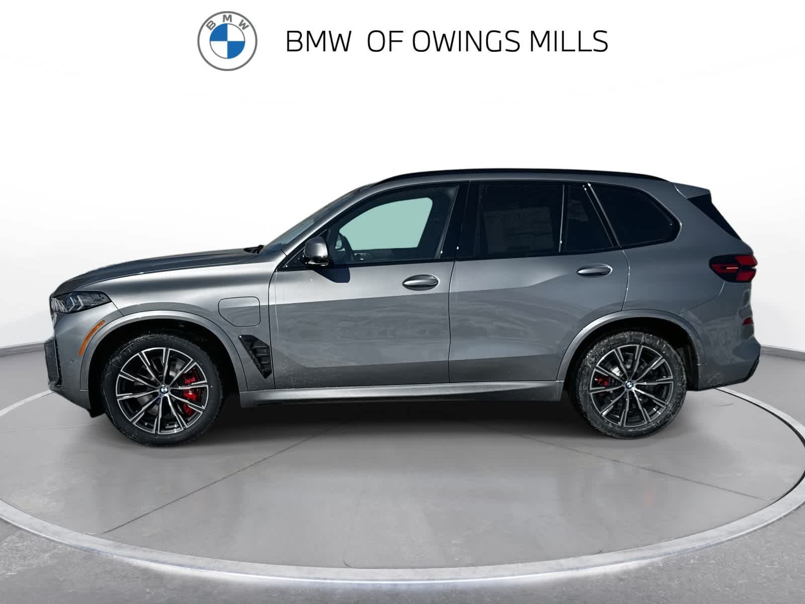 New 2026 Skyscraper Grey Metallic BMW xDrive50e image 5