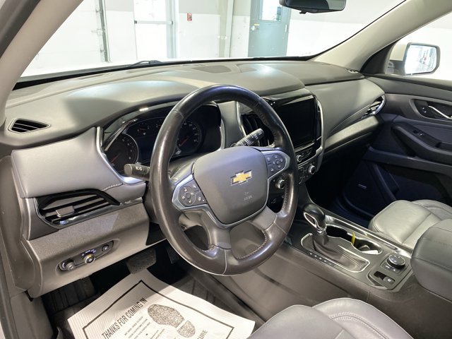 Used 2021 Iridescent Pearl Tricoat Chevrolet Premier image 10