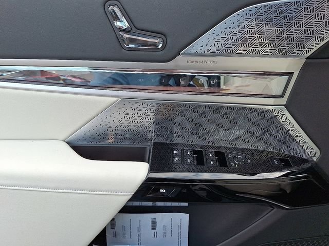2026 BMW 7 Series 760i - Photo 11