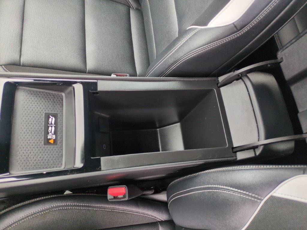 Used 2024 Galaxy Gray Metallic Chevrolet LT image 25
