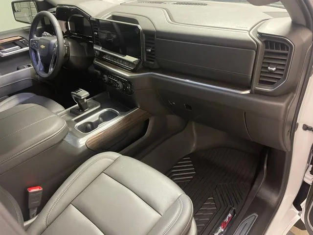 Used 2026  Chevrolet LT image 18