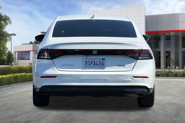 Used 2024 White Honda EX-L image 5