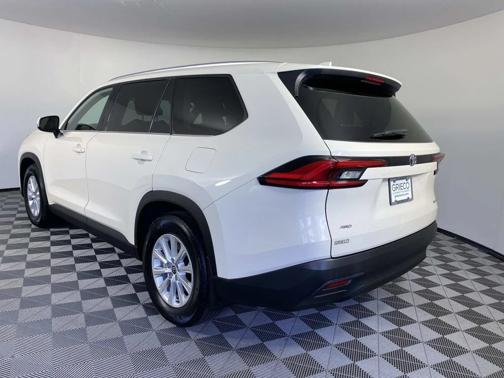 Used 2024 White Toyota XLE image 6