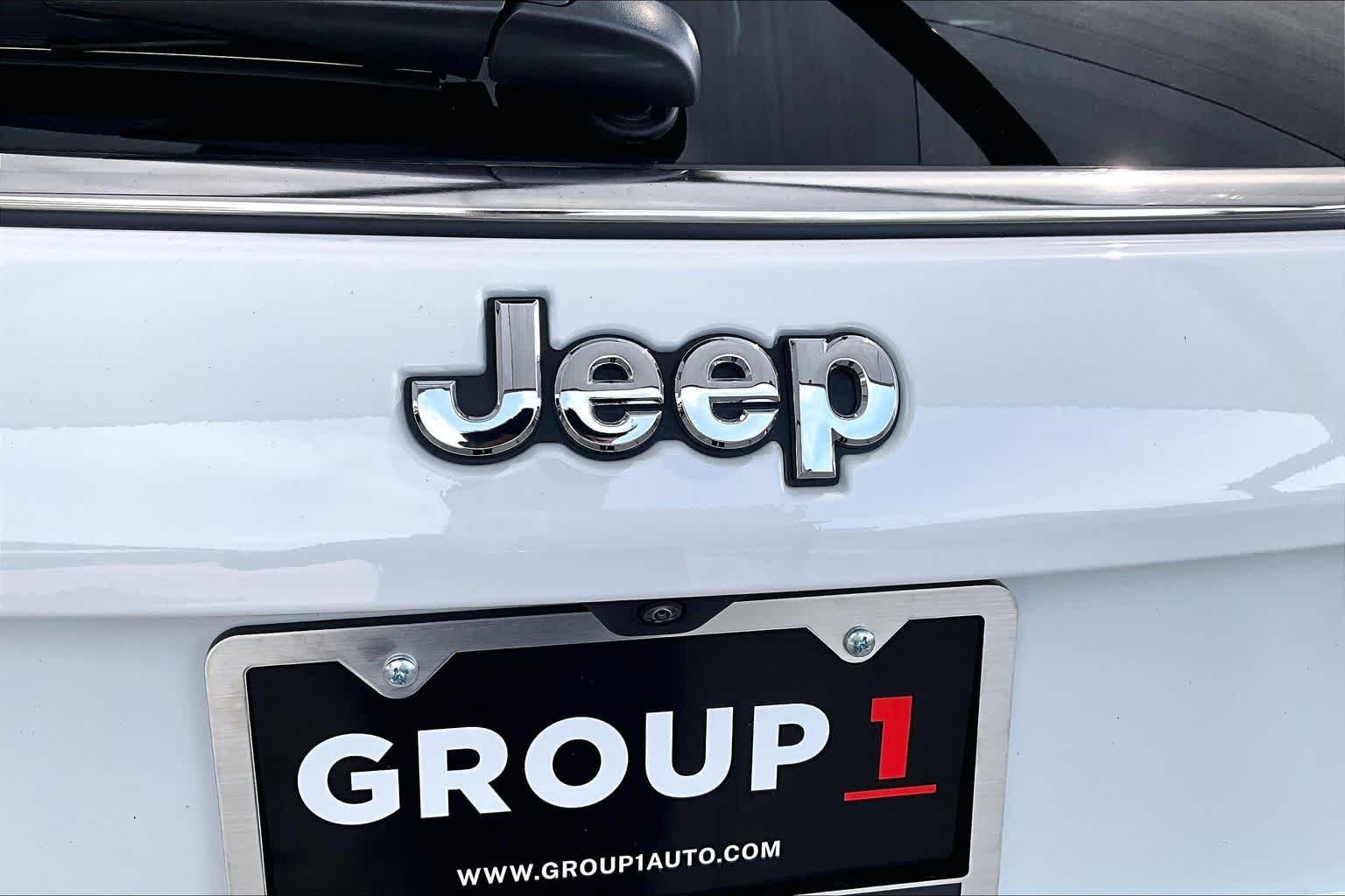 Used 2025 Bright White Clearcoat Jeep Limited image 30