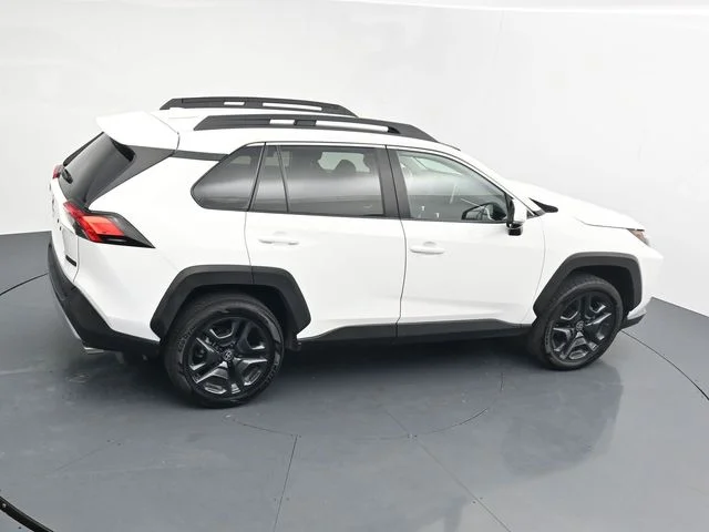 Used 2024  Toyota Adventure image 25