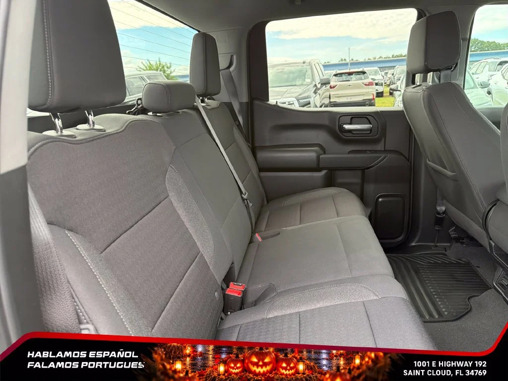 Used 2024 Summit White Chevrolet Custom image 28