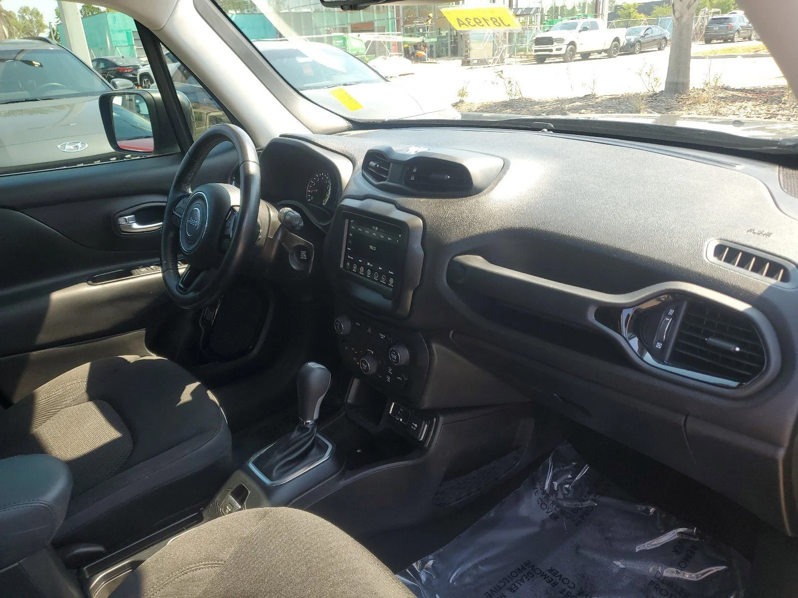 Used 2018 Granite Crystal Metallic Clearcoat Jeep Altitude image 32