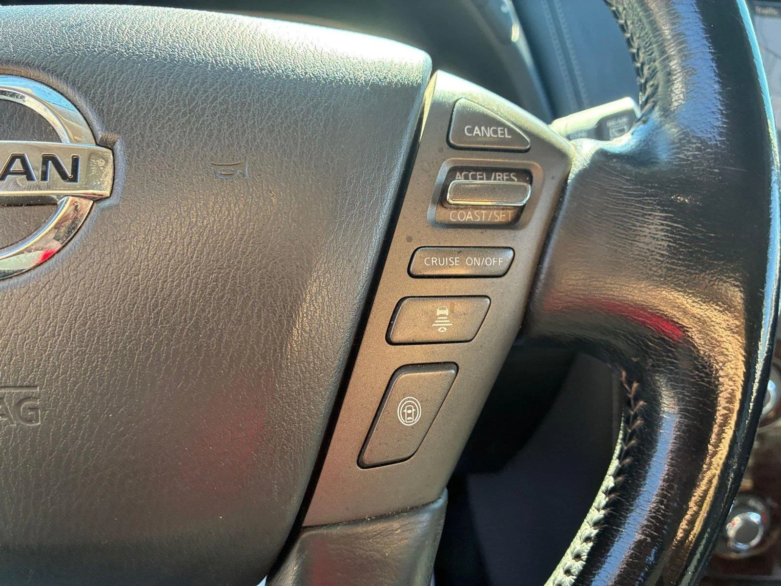 Used 2020 Super Black Nissan SL image 17