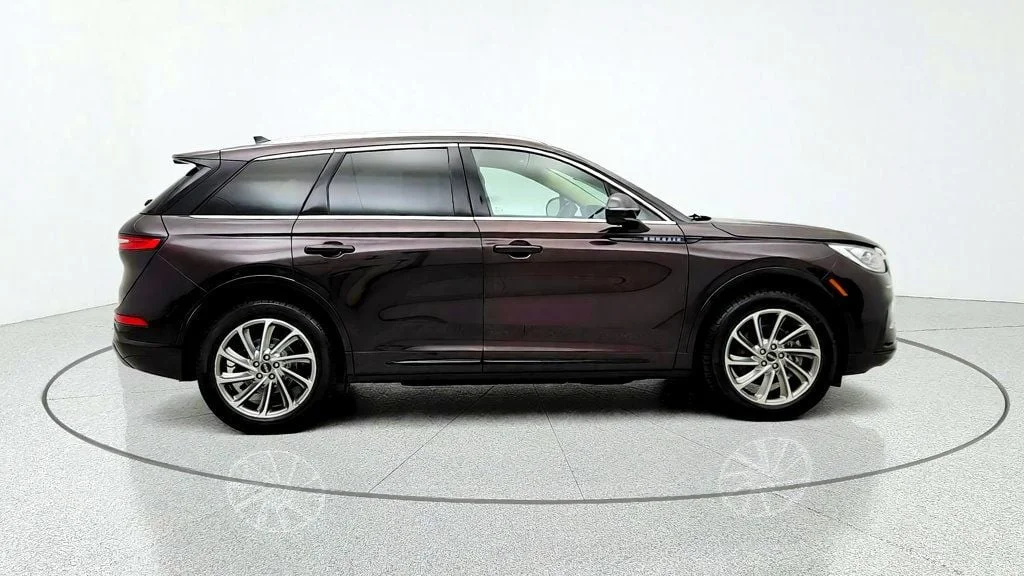 Used 2023 Crystal Red Metallic Premium Clearcoat Lincoln Grand Touring AWD image 4