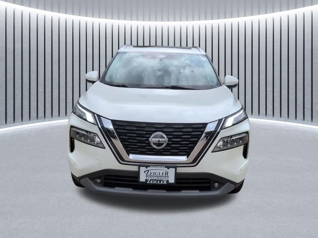 Used 2021 White Nissan SL image 15