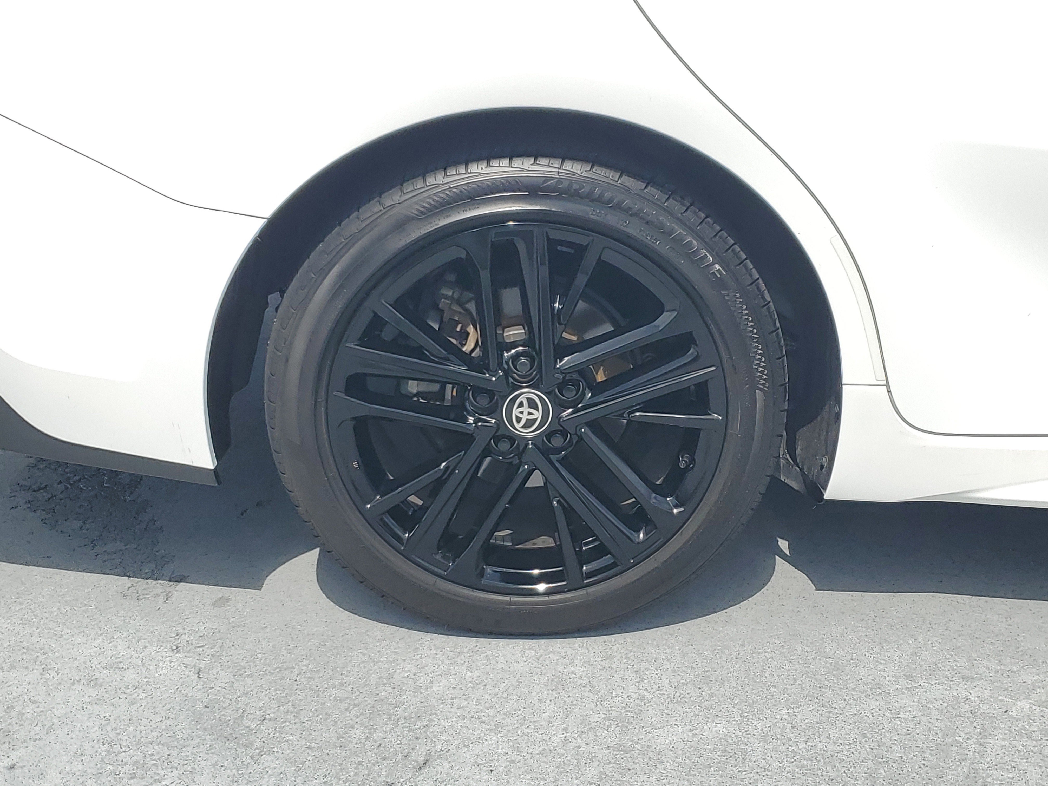 Certified Used 2025 Ice Toyota SE image 7