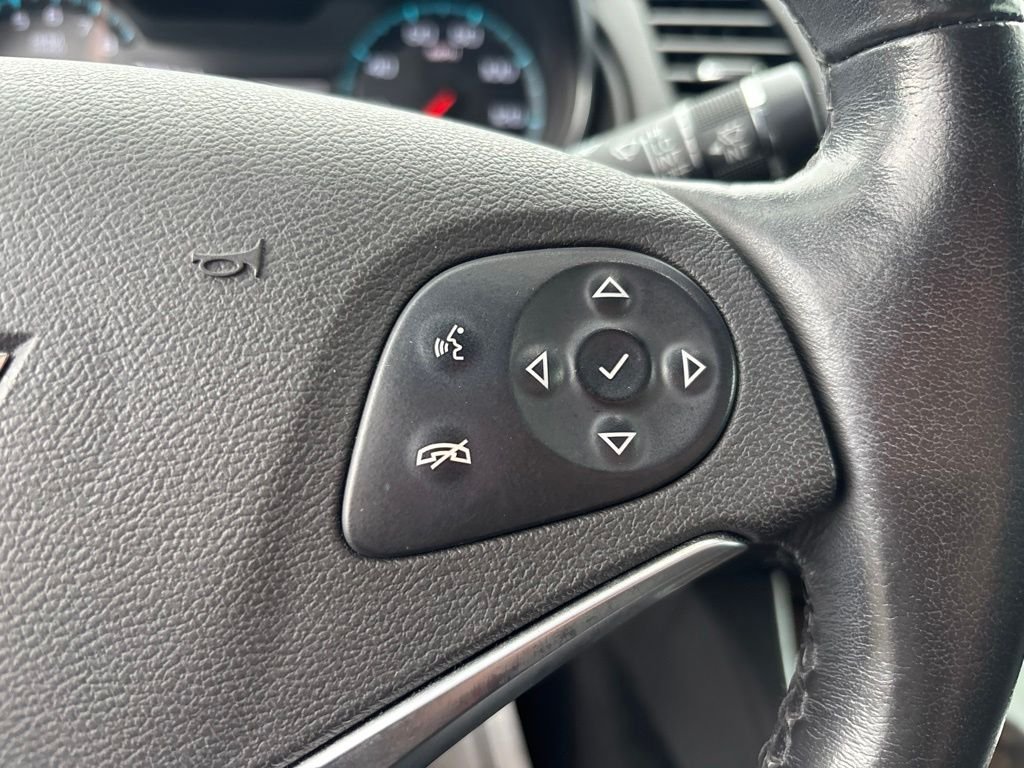Used 2015 Blue Chevrolet LTZ image 19