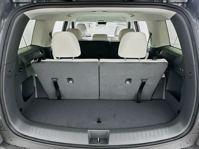 New 2026 Gray Hyundai SE image 22