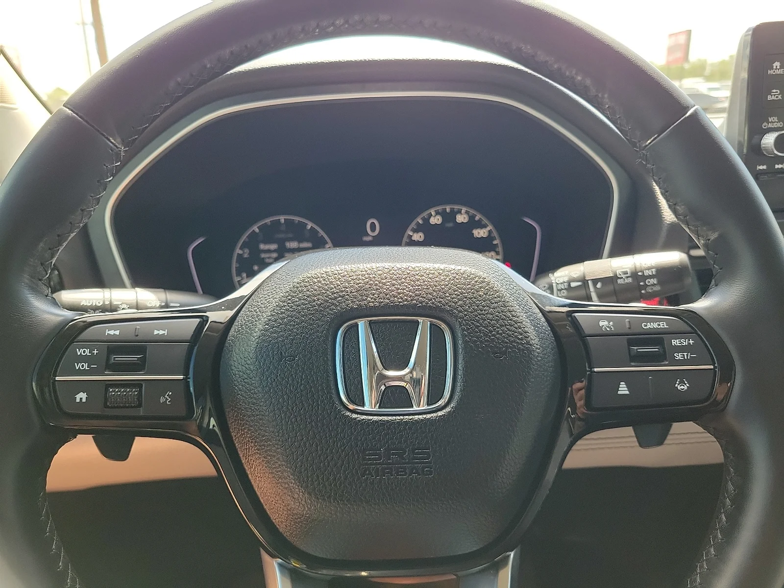 Certified Used 2025 Platinum White Pearl Honda EX-L image 24