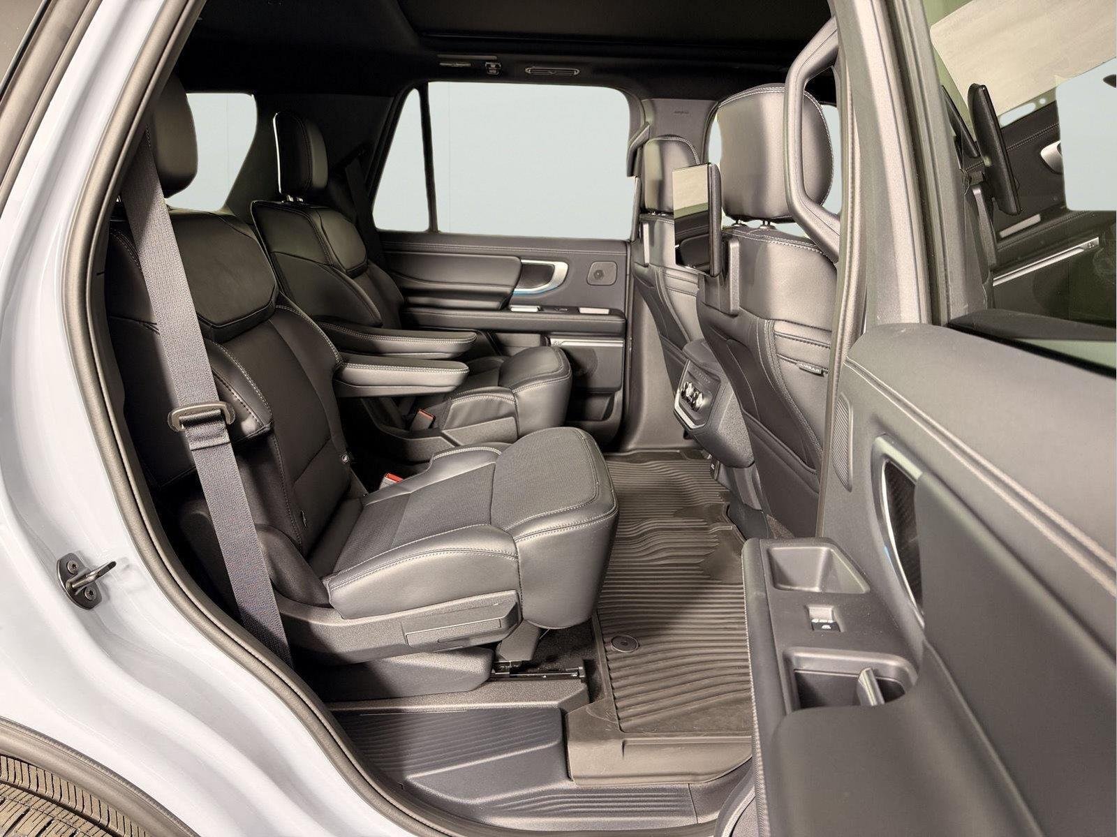 New 2026 Glacier Gray Metallic Tri-Coat Ford Platinum® image 20