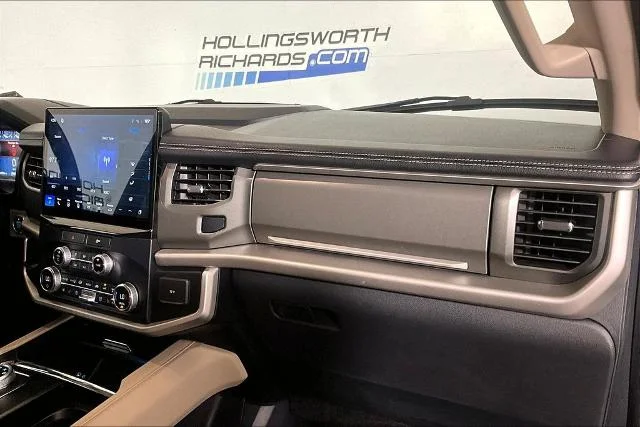 Used 2023 White Metallic Ford XLT image 39