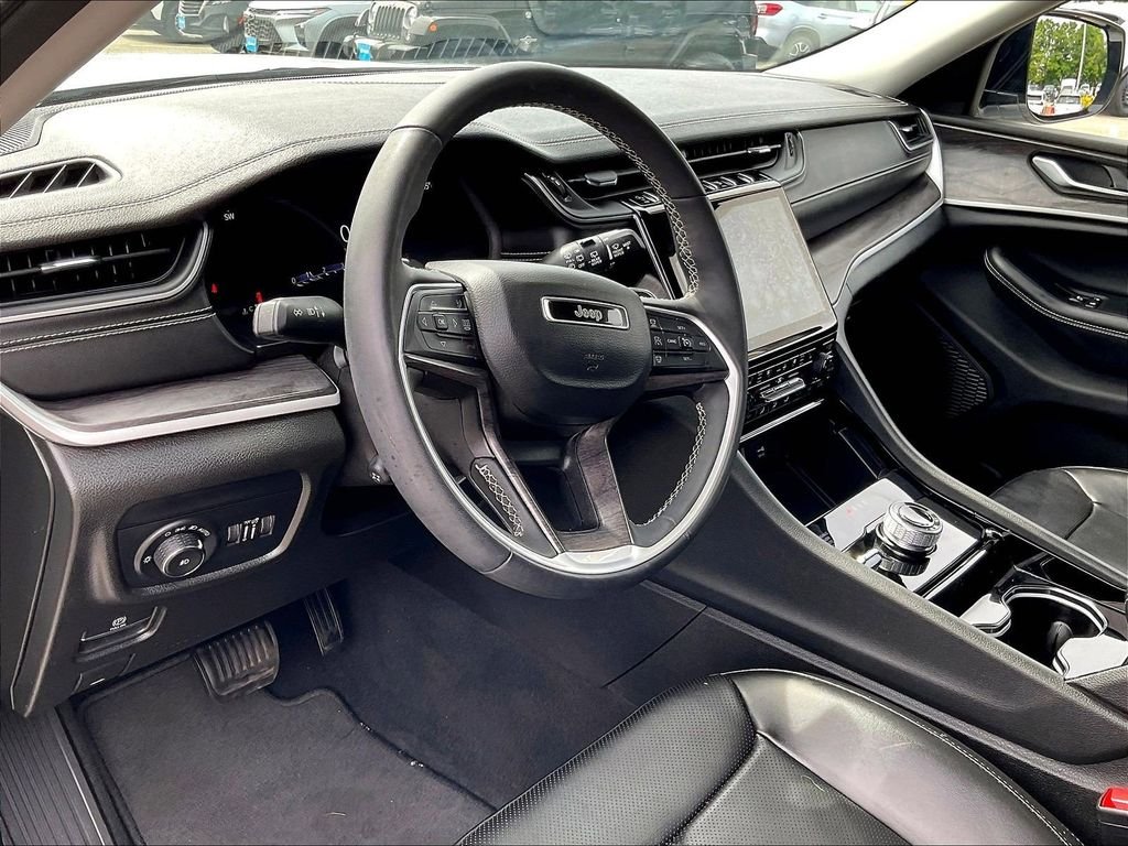 Used 2023 White/off-white Jeep Limited image 8