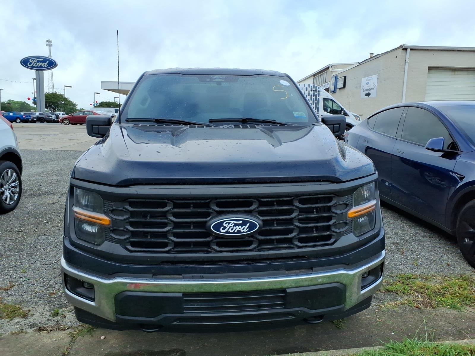Used 2025 Antimatter Blue Metallic Ford XL image 2
