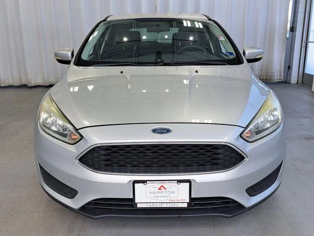 Used 2016 Silver Ford SE image 3