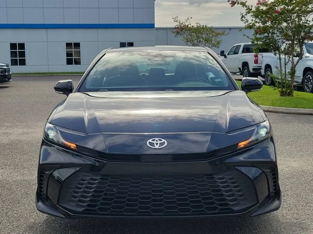 2025 Toyota Camry LE - Photo 8