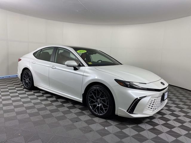 2025 Toyota Camry XSE AWD Hybrid's photo