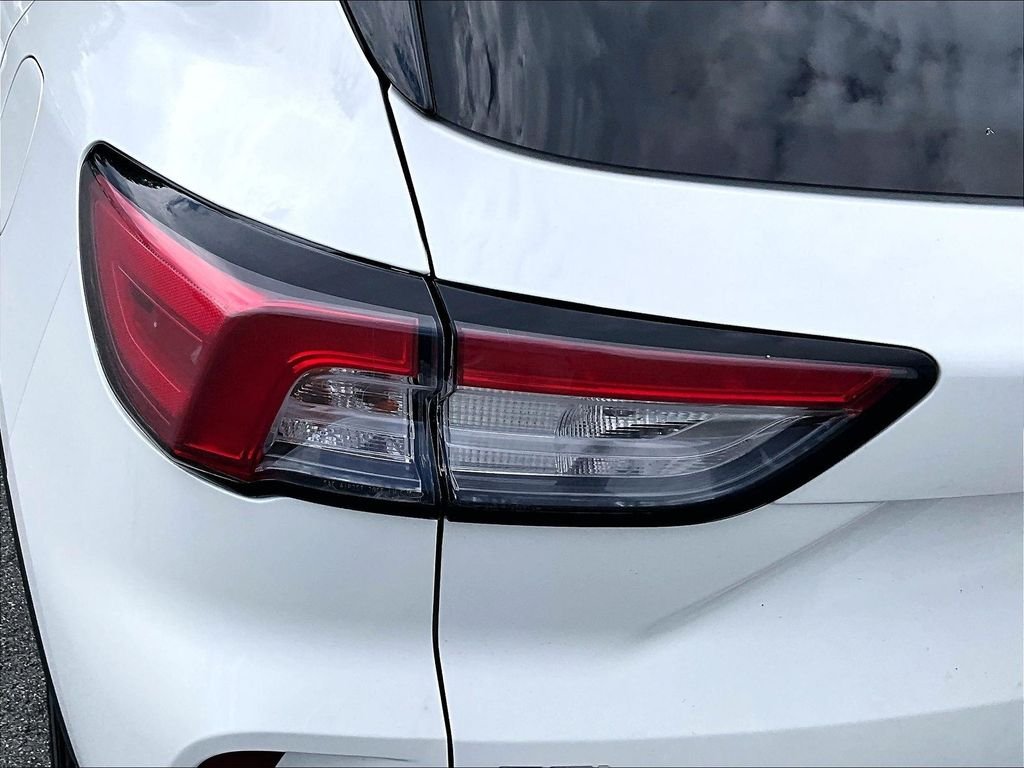Used 2020 White Metallic Ford SEL image 30